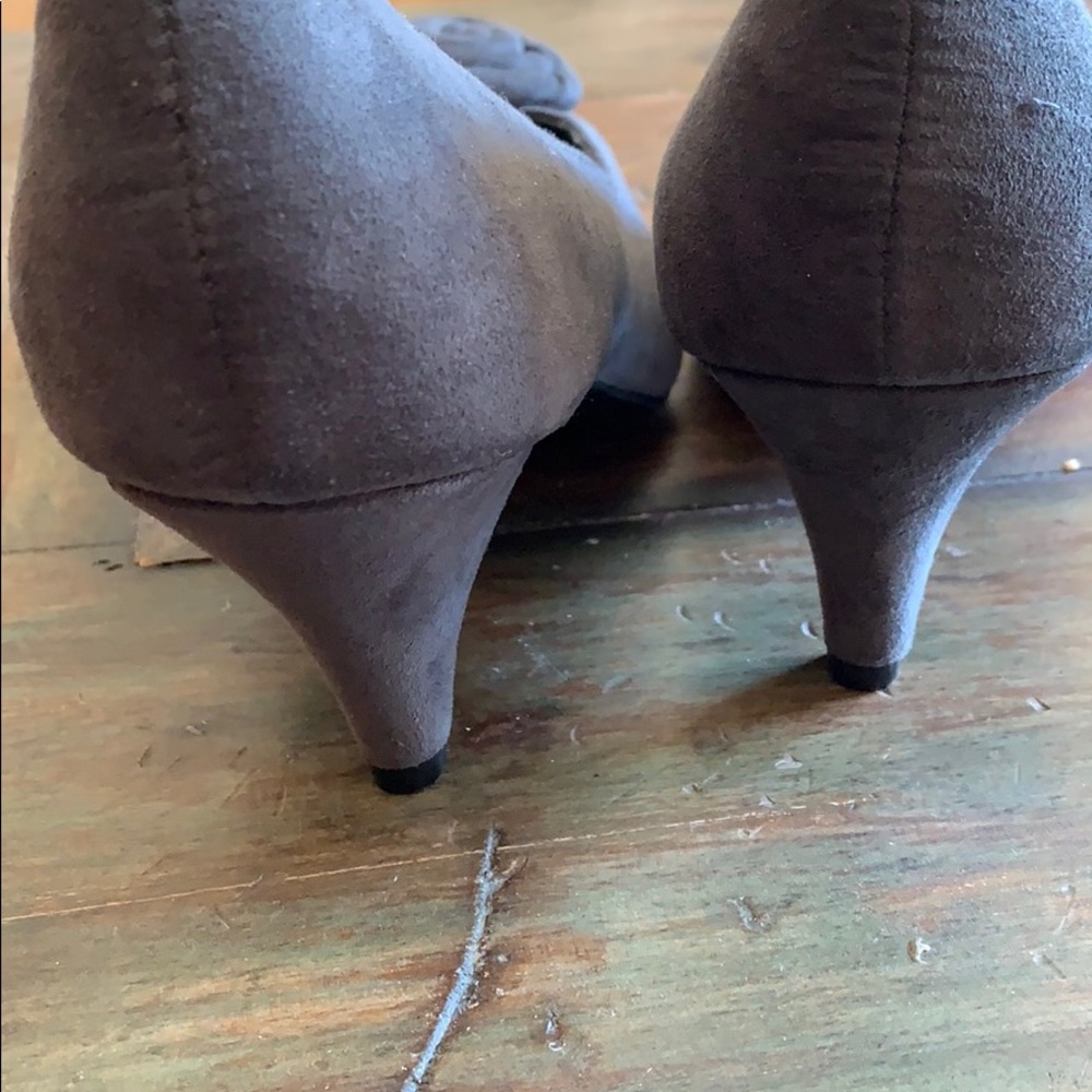 Shoes - Picture 3 of 4